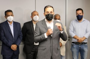 Tata anuncia 700 vagas Gustavo Tacaki 5
